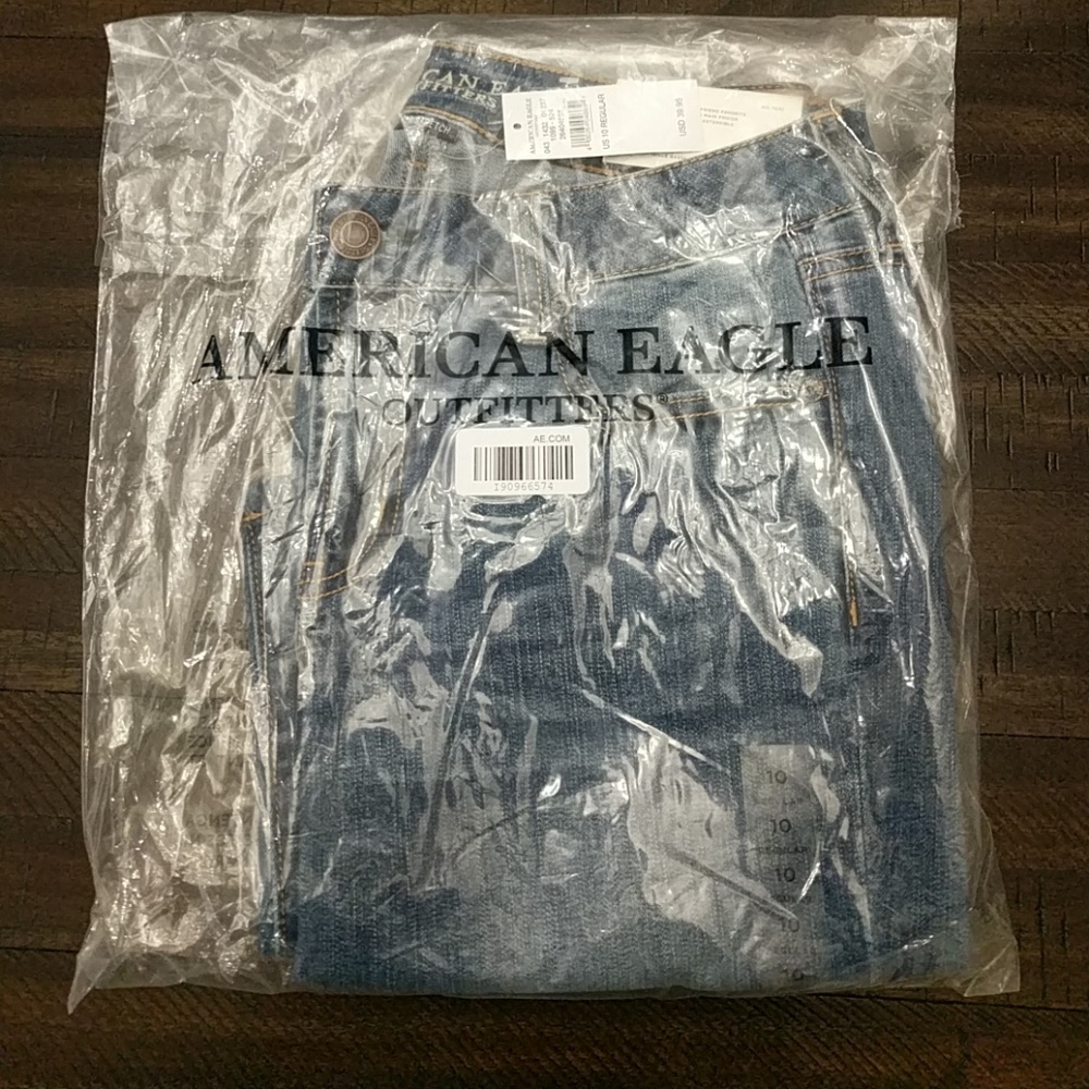 American Eagle Favorite Boyfriend size 10 in bag